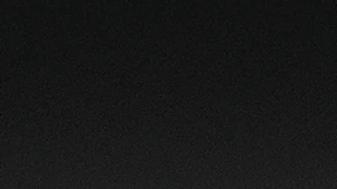 “英超本赛季球员价值缩水榜：帕奎塔领跑，曼城多位球员入前茅”